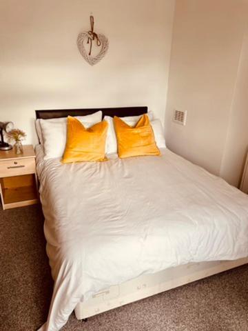 Two Bedroom, Off-Road Parking Ludgershall (Hampshire) Exterior foto