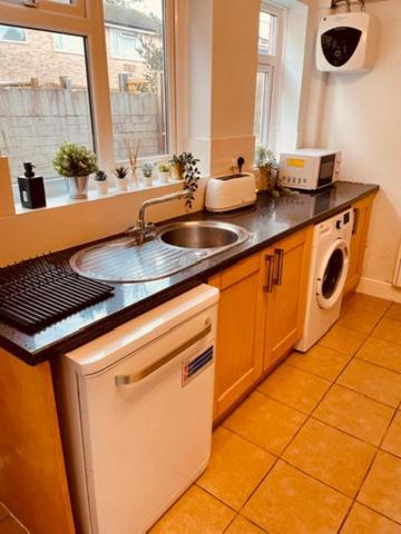 Two Bedroom, Off-Road Parking Ludgershall (Hampshire) Exterior foto